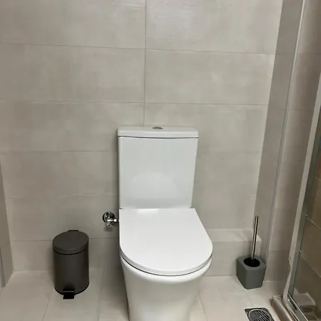 Luxury In Center 2 *
